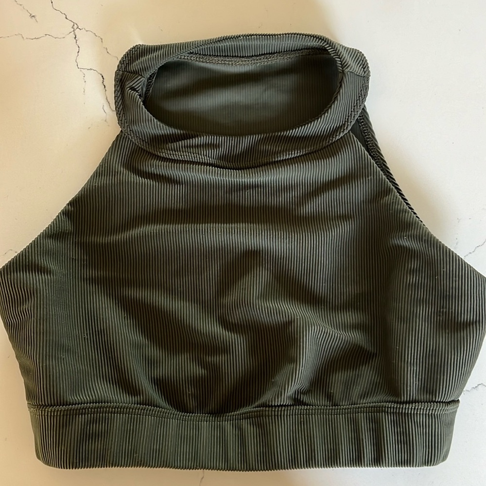 Onzie - High neck ribbed Green Sports Bra - Size Large